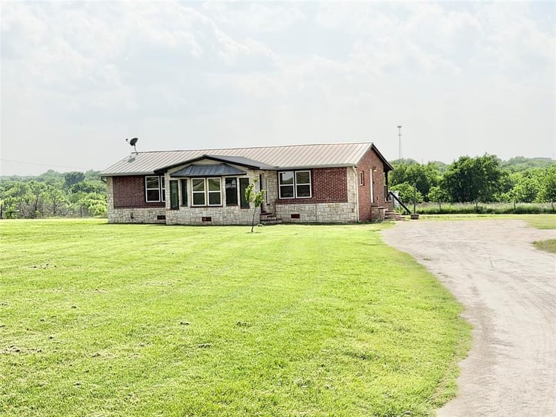 9717 Limestone Court, Joshua TX 76058 - Photo 3