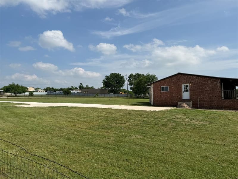 9717 Limestone Court, Joshua TX 76058 - Photo 30