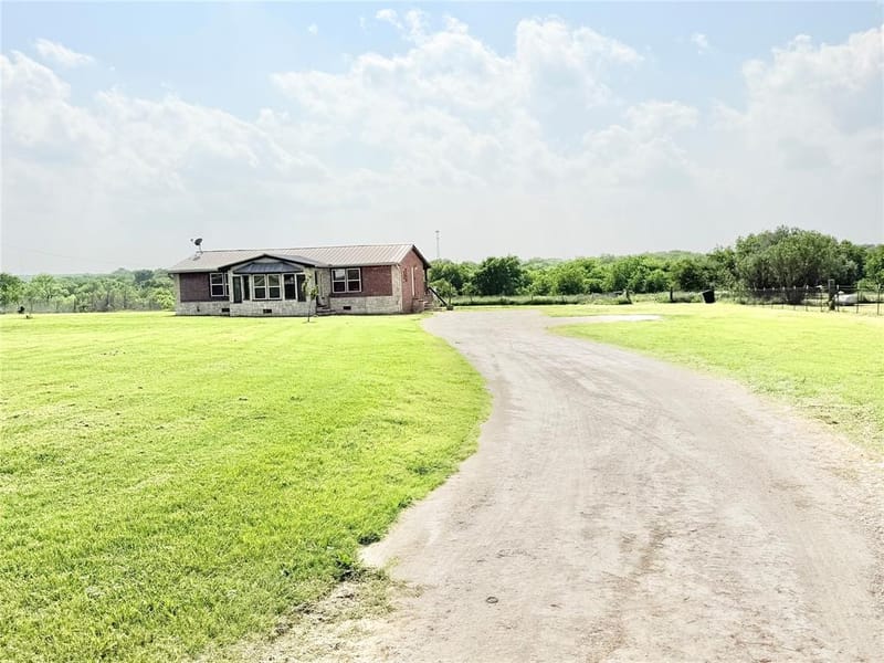 9717 Limestone Court, Joshua TX 76058 - Photo 4