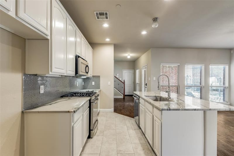 6833 Cortona Lane, Frisco TX 75034 - Photo 9