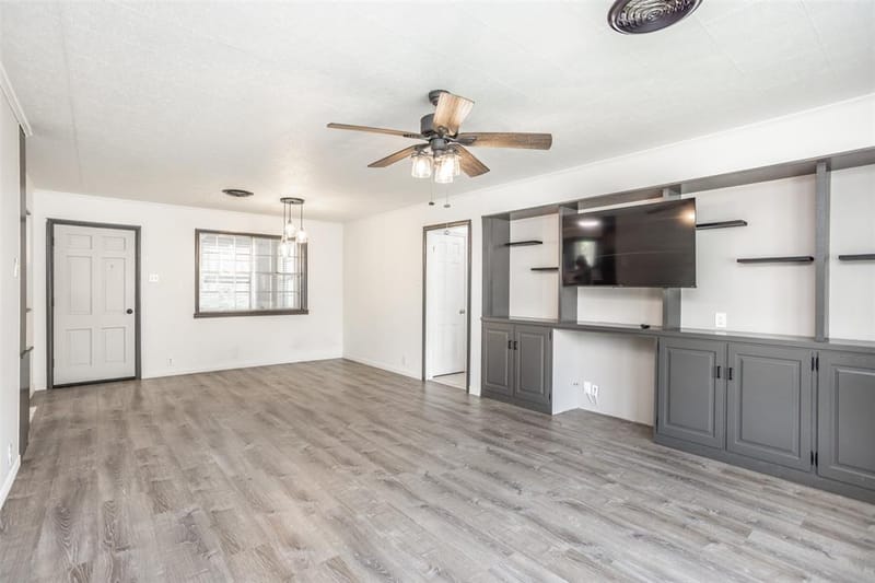 215 E Tennie Street, Gainesville TX 76240 - Photo 6