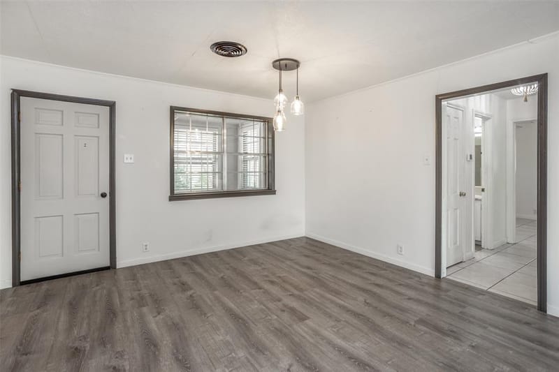 215 E Tennie Street, Gainesville TX 76240 - Photo 9