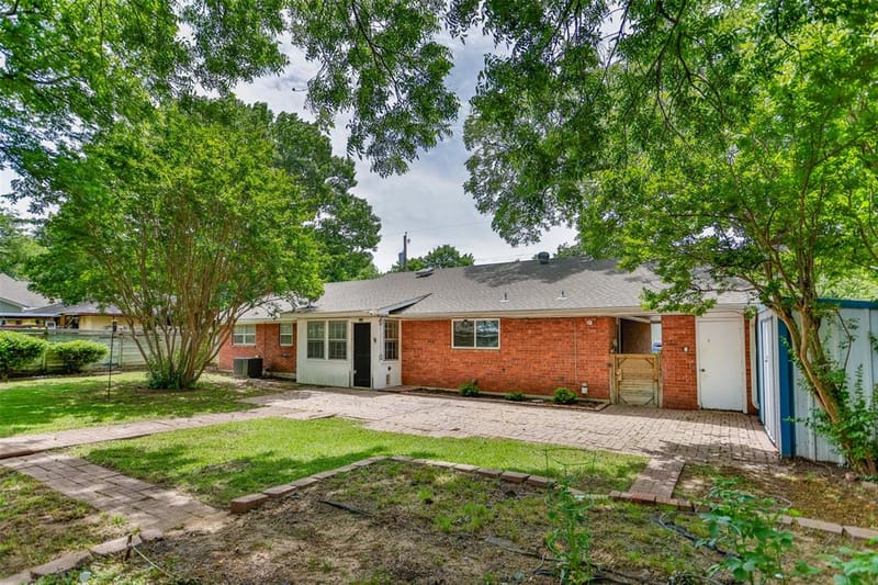 215 E Tennie Street, Gainesville TX 76240 - Photo 38