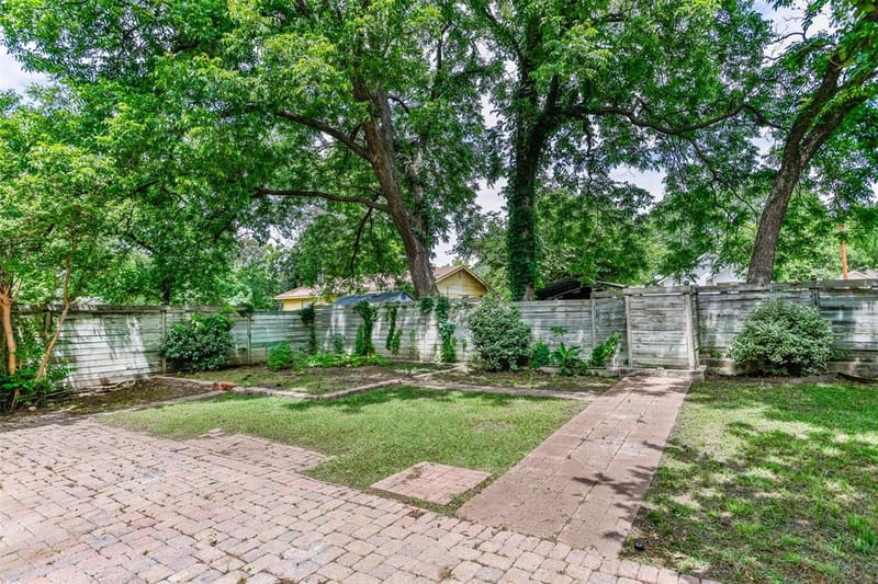 215 E Tennie Street, Gainesville TX 76240 - Photo 31