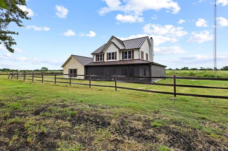 2972 County Road 4826, Wolfe City TX 75496 - Photo 4
