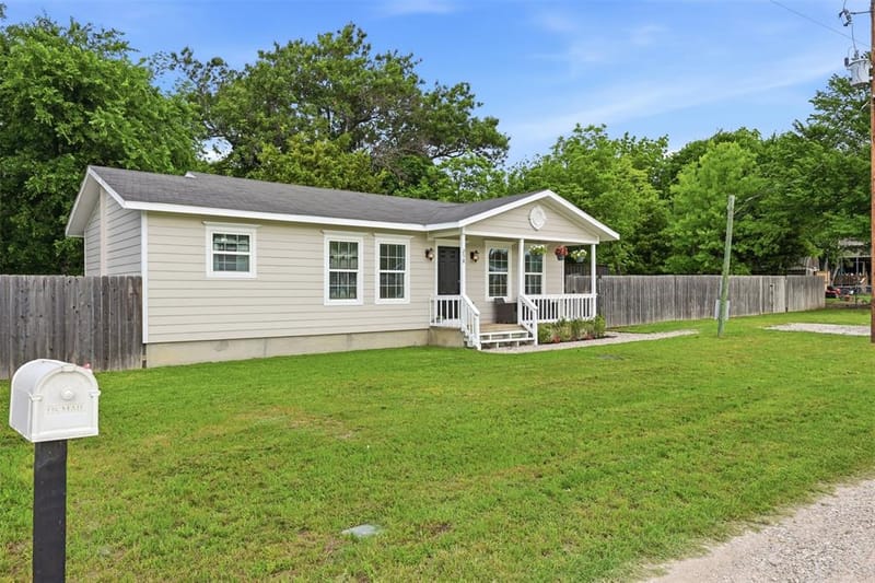 258 Spring Valley Circle, Azle TX 76020 - Photo 20