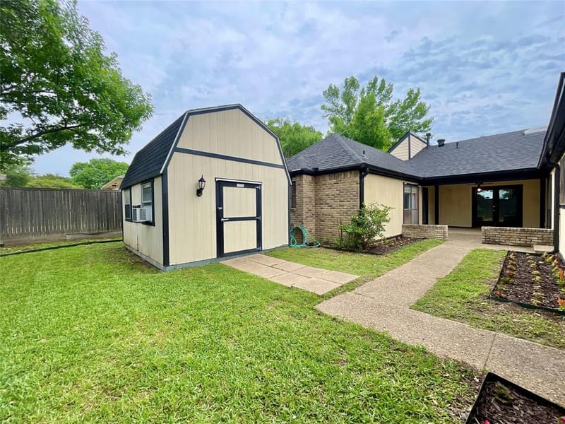 9931 Chimney Hill Lane, Dallas TX 75243 - Photo 36
