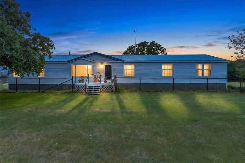 197 County Road 3382, Paradise TX 76073 - Photo 2