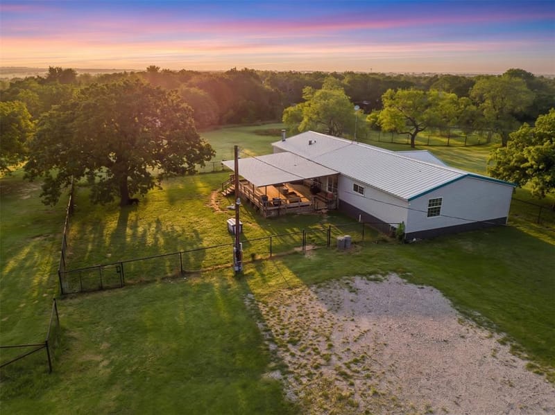 197 County Road 3382, Paradise TX 76073 - Photo 30