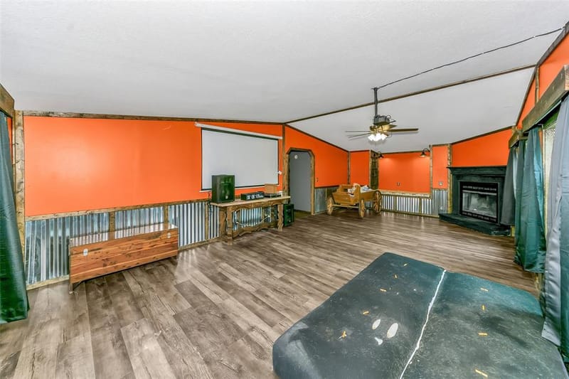 197 County Road 3382, Paradise TX 76073 - Photo 4