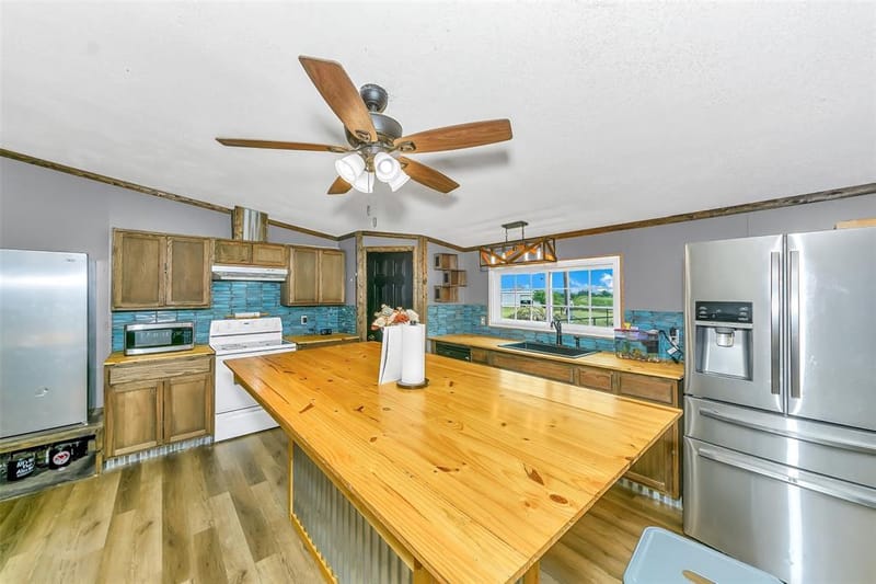 197 County Road 3382, Paradise TX 76073 - Photo 21