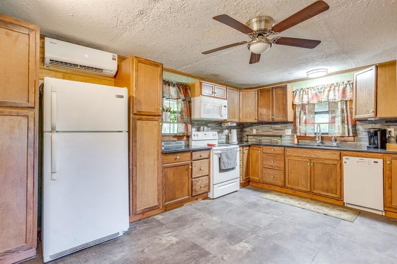 4180 E Fm 2210 E, Perrin TX 76486 - Photo 11