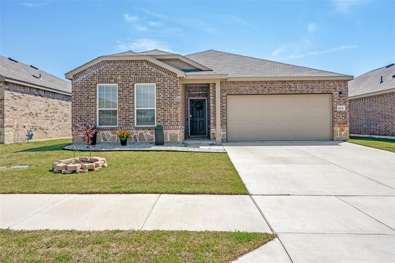 9108 Zubia Lane, Fort Worth TX 76131