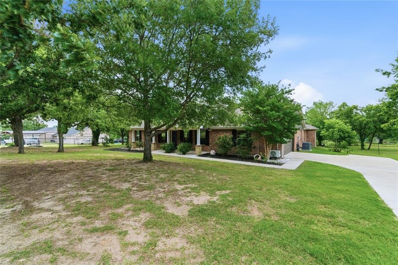 108 La Arroya Drive, Weatherford TX 76088 - Photo 3