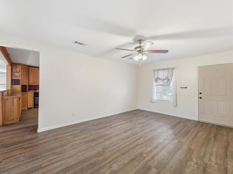 308 Oakwood Street, Chico TX 76431 - Photo 5