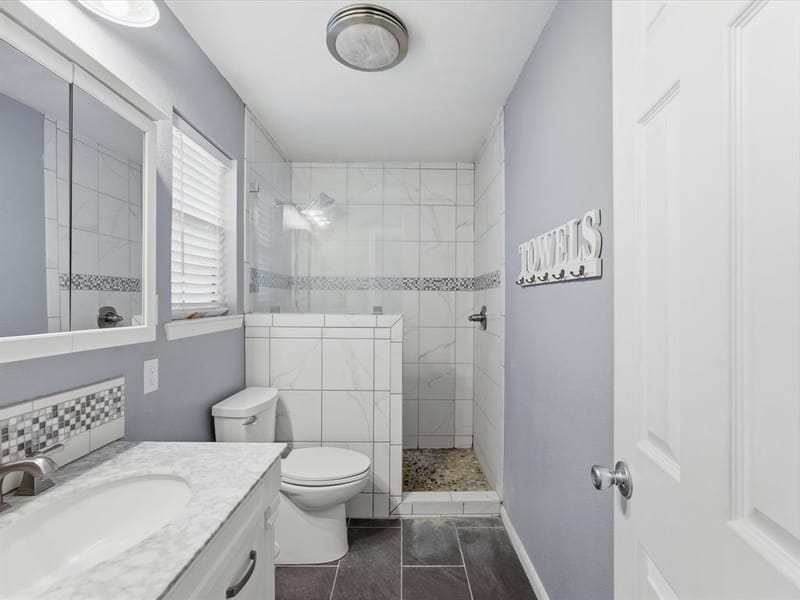 308 Oakwood Street, Chico TX 76431 - Photo 15