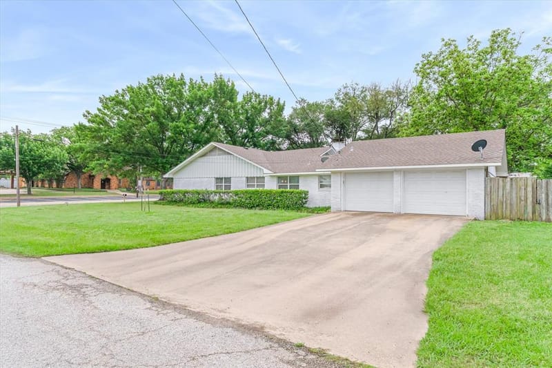 202 S Houston Street, Edgewood TX 75117 - Photo 5