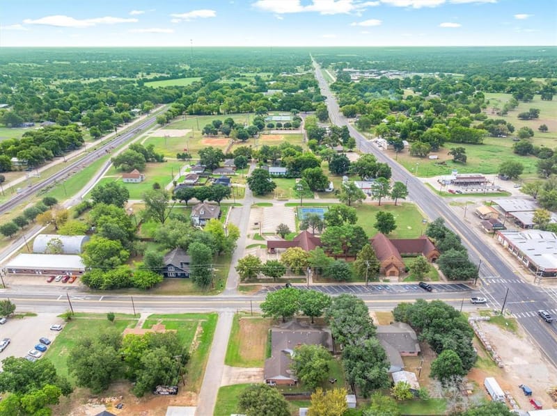 202 S Houston Street, Edgewood TX 75117 - Photo 9