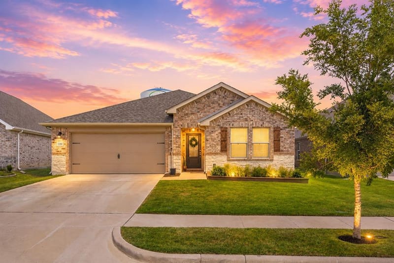 1501 Pleasant Knoll Trail, Aubrey TX 76227