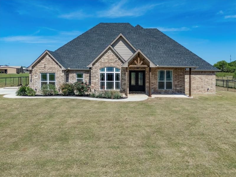 105 Carls Court, Boyd TX 76023 - Photo 3
