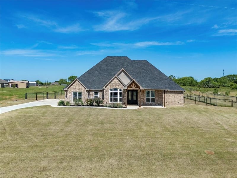 105 Carls Court, Boyd TX 76023