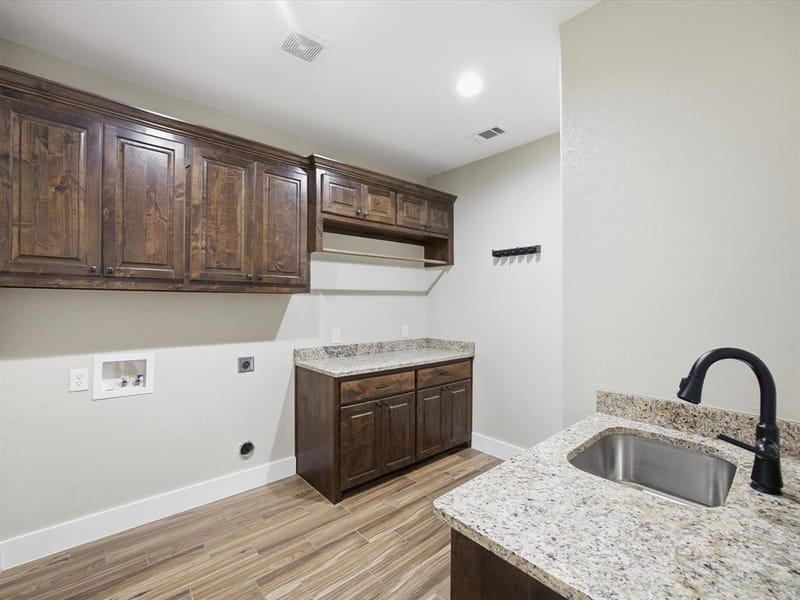 105 Carls Court, Boyd TX 76023 - Photo 31