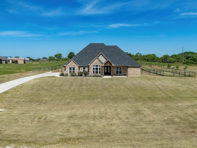 105 Carls Court, Boyd TX 76023 - Photo 4