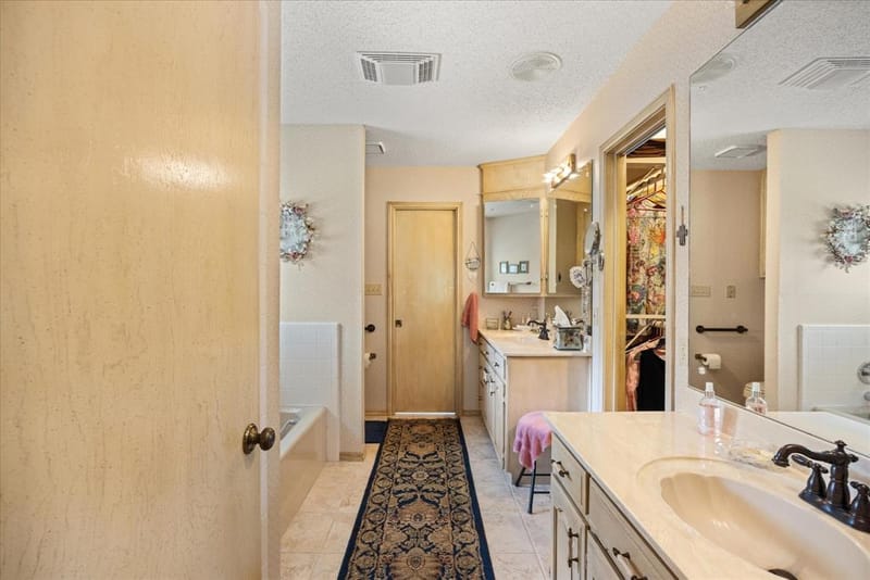 3808 Fairway Drive, Granbury TX 76049 - Photo 17