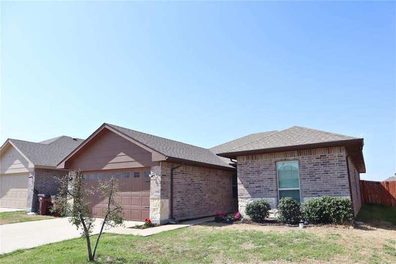 106 Cornell Avenue, Farmersville TX 75442 - Photo 2