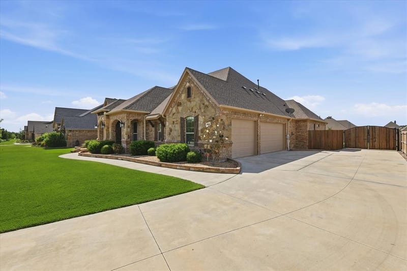 12956 Chisholm Ranch Drive, Fort Worth TX 76052 - Photo 2