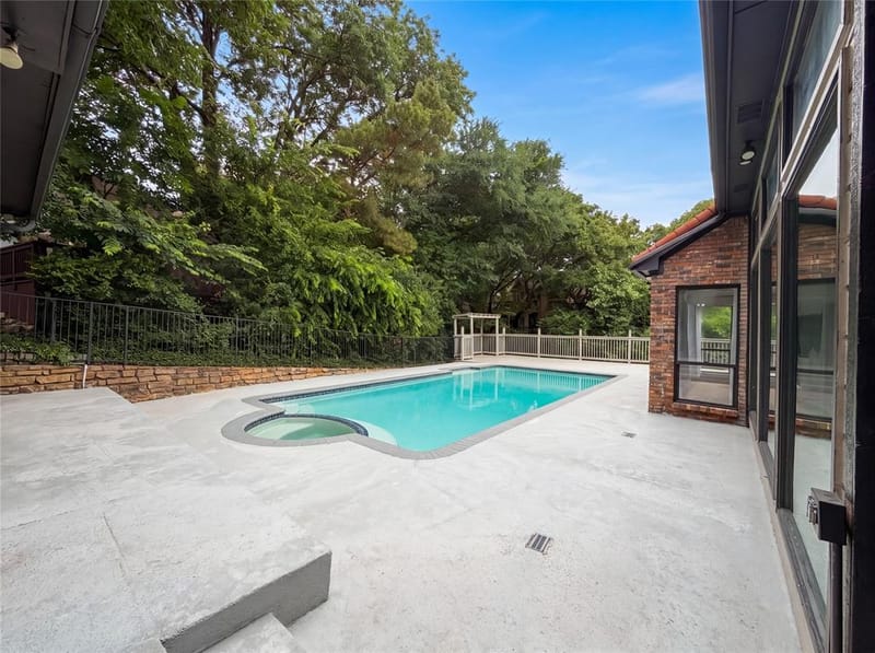 2405 Castle Rock Road, Arlington TX 76006 - Photo 27