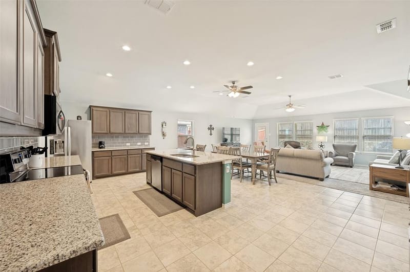 3905 Bridle Path Lane, Sanger TX 76266 - Photo 3