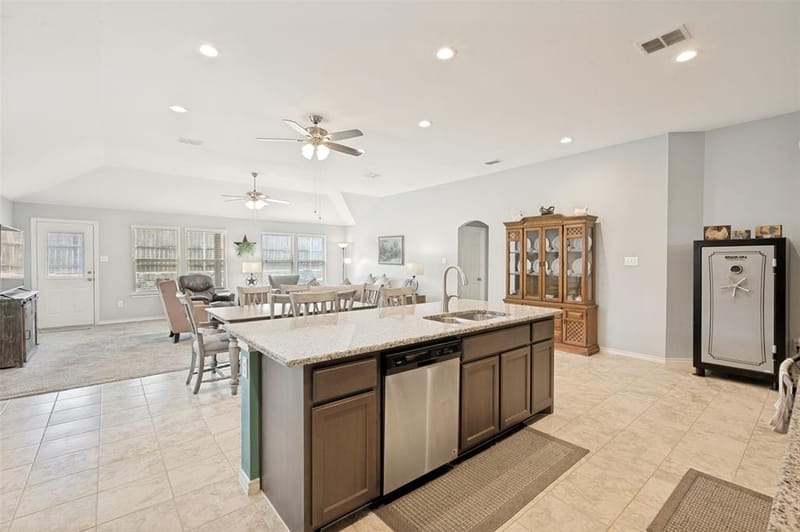 3905 Bridle Path Lane, Sanger TX 76266 - Photo 4