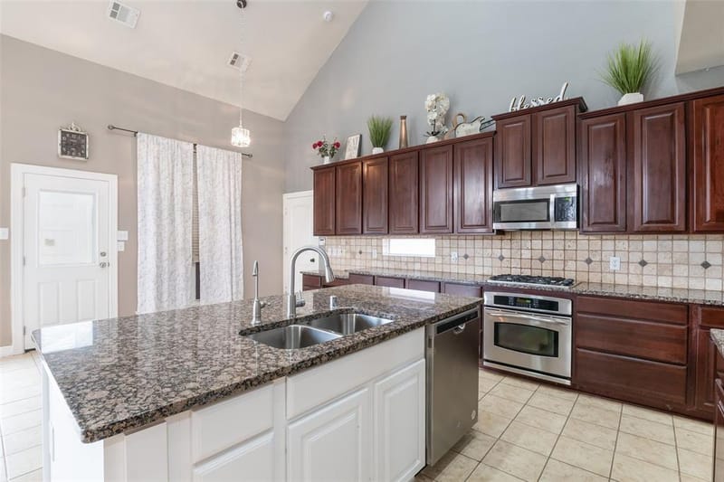 11202 Monarch Drive, Frisco TX 75033 - Photo 12