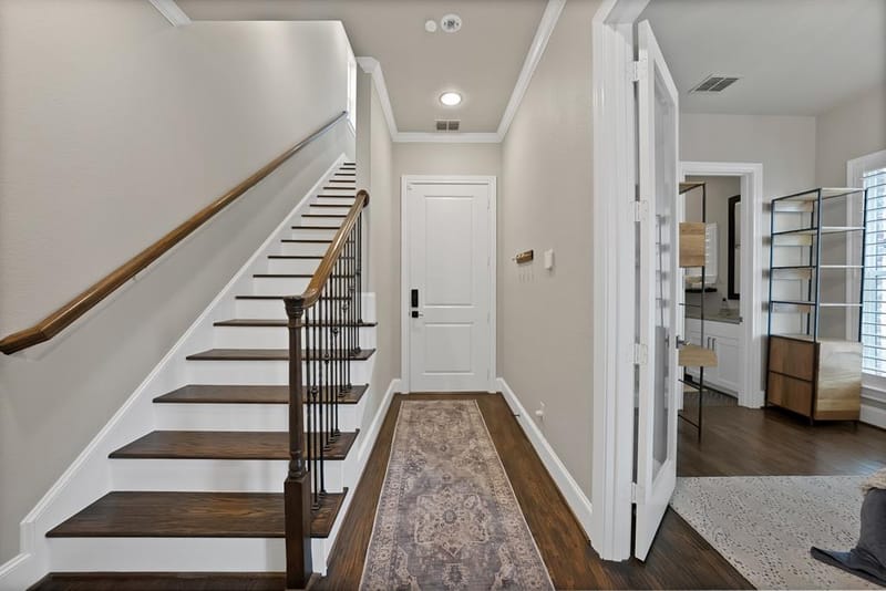 406 Mills Street, Fort Worth TX 76102 - Photo 6