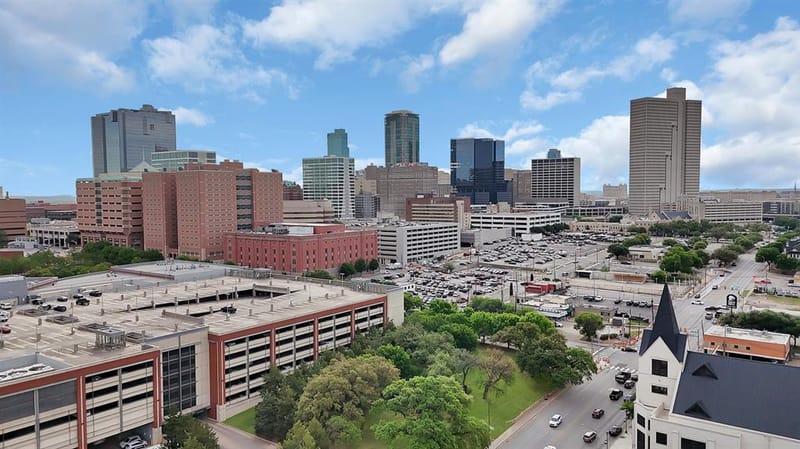 406 Mills Street, Fort Worth TX 76102 - Photo 4