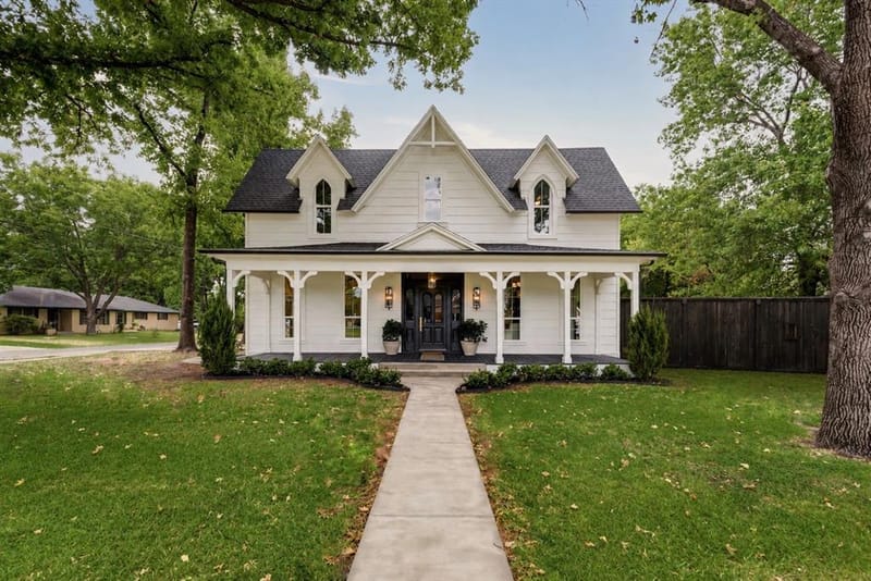 300 E Division Street, Pilot Point TX 76258