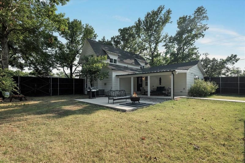 300 E Division Street, Pilot Point TX 76258 - Photo 39