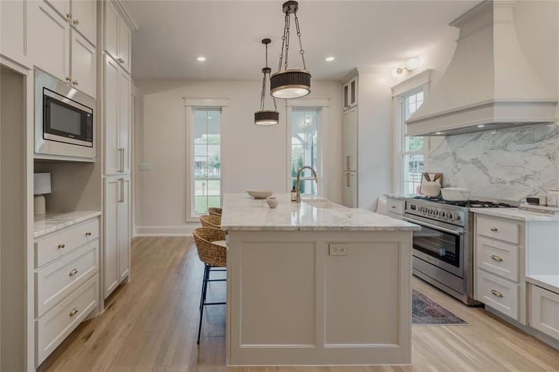 300 E Division Street, Pilot Point TX 76258 - Photo 8