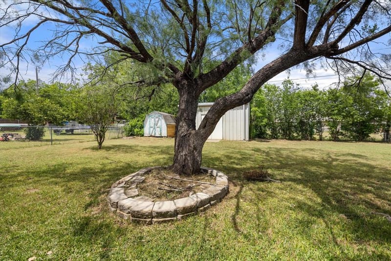 606 Nancy Drive, Glen Rose TX 76043 - Photo 22