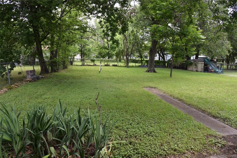 2521 W 5th Avenue, Corsicana TX 75110 - Photo 14