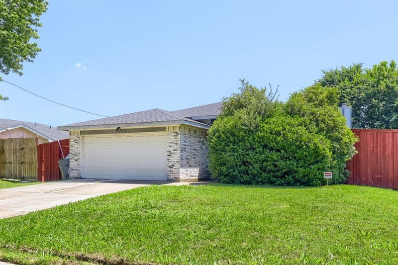 9324 Teagarden Road, Dallas TX 75217 - Photo 2