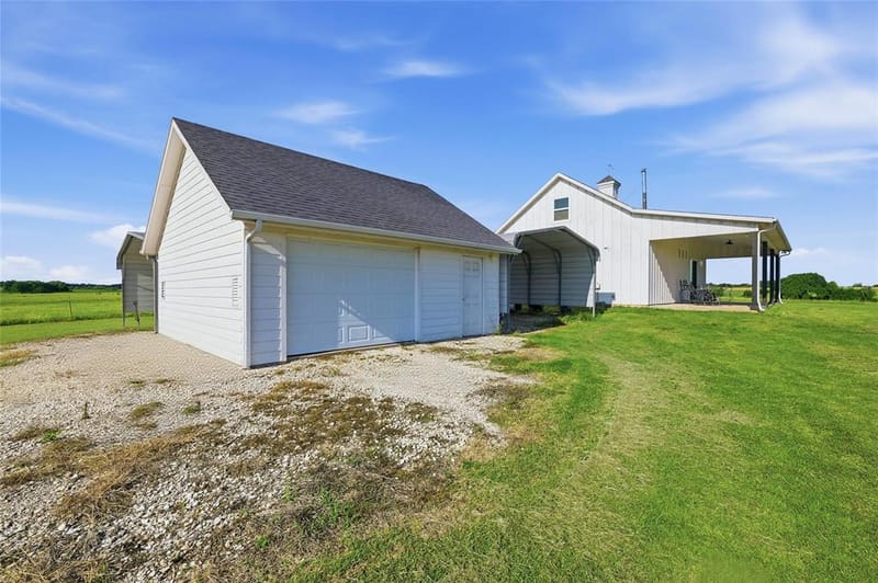 5235 Fm 1752 S, Whitewright TX 75491 - Photo 27