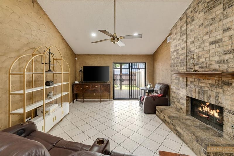 1865 Juniper Lane, Lewisville TX 75077 - Photo 2