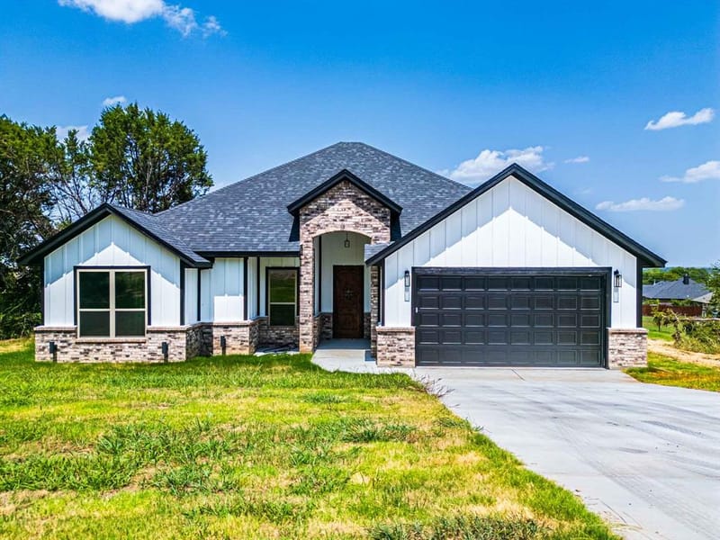 4019 Seminole Trail, Granbury TX 76048