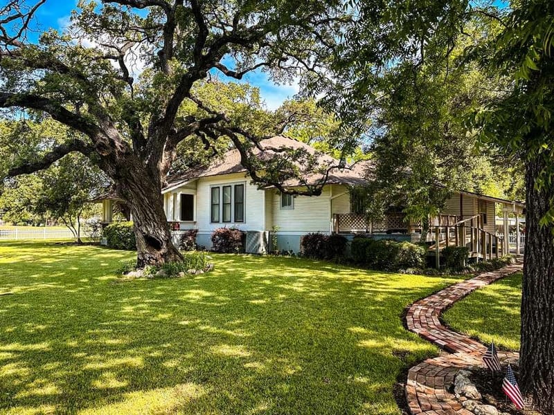 1708 S Wall Street, Belton TX 76513 - Photo 9
