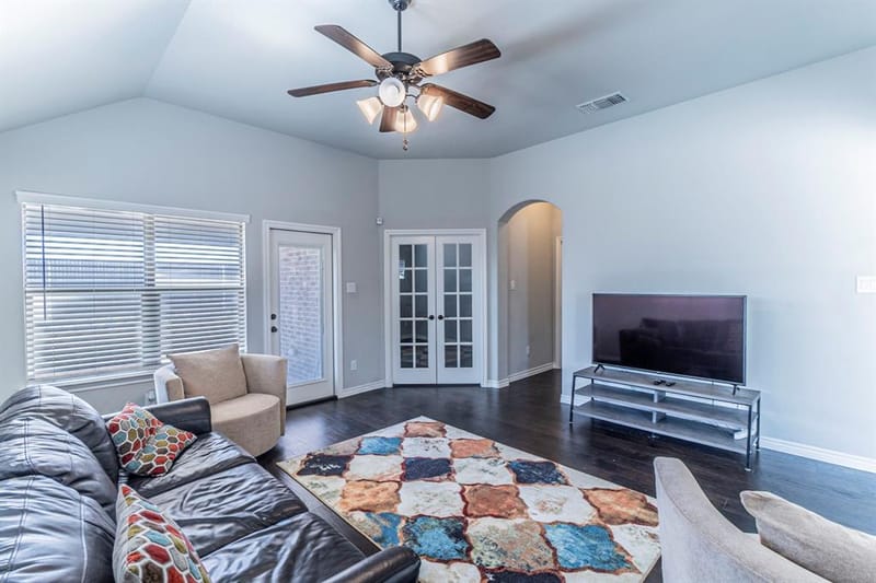 1901 Maplewood Drive, Glenn Heights TX 75154 - Photo 3