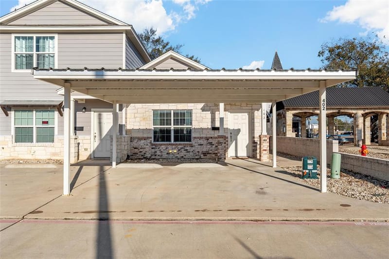 402 Spring Street, McGregor TX 76657 - Photo 2