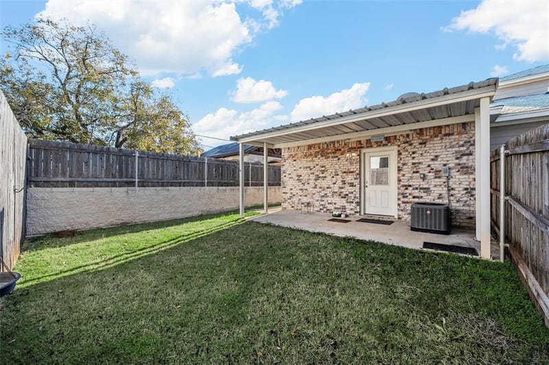 402 Spring Street, McGregor TX 76657 - Photo 14