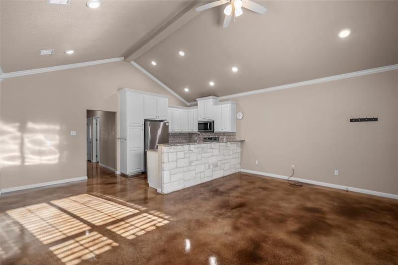 402 Spring Street, McGregor TX 76657 - Photo 4